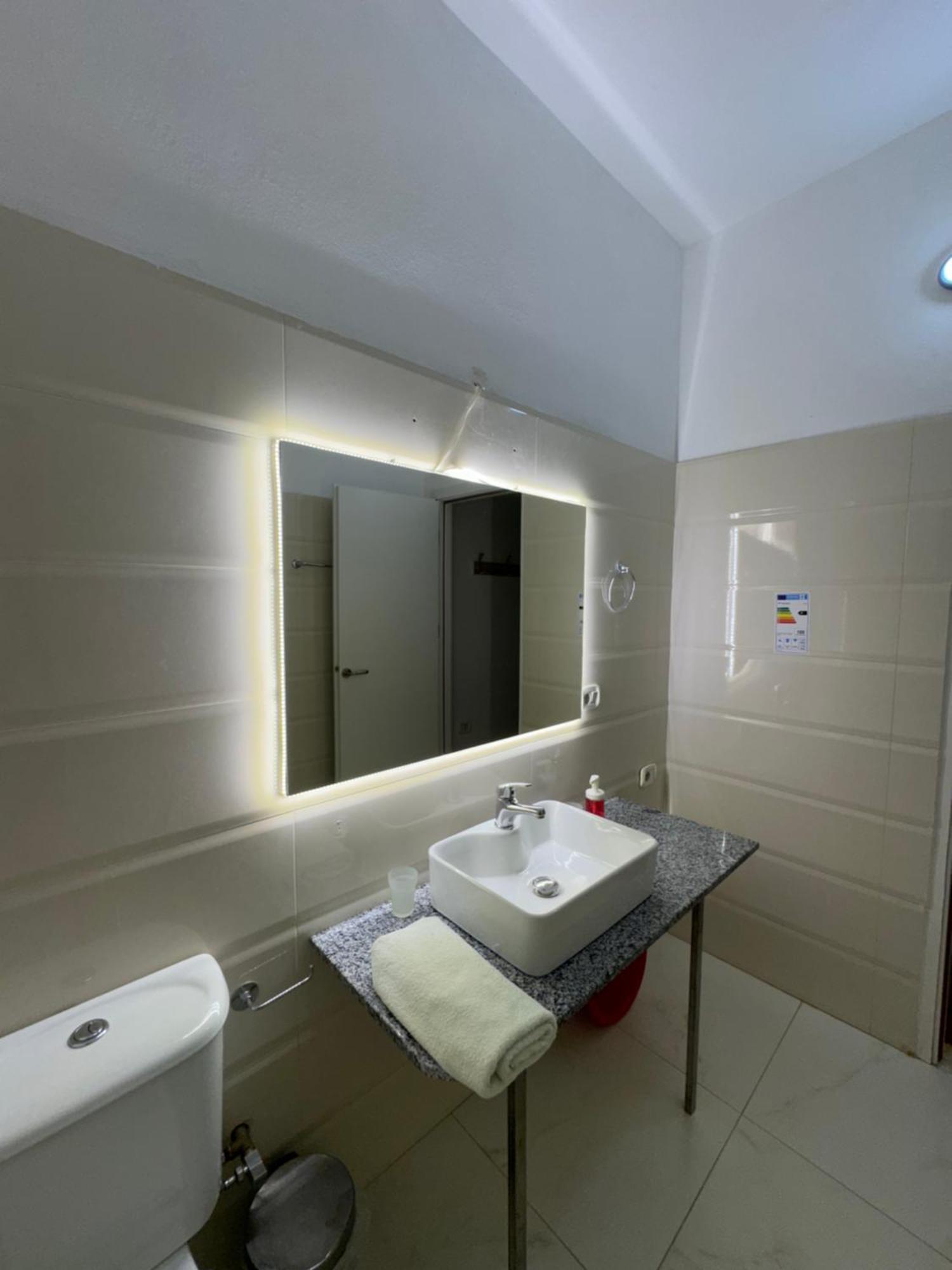 Violet'S Boutique Apartments Sarandë Eksteriør bilde